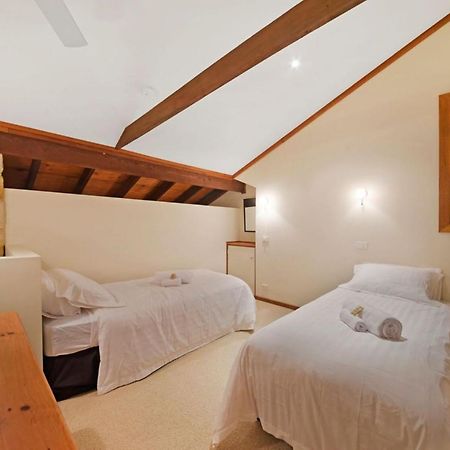Sydney View Villa Woodford ภายนอก รูปภาพ