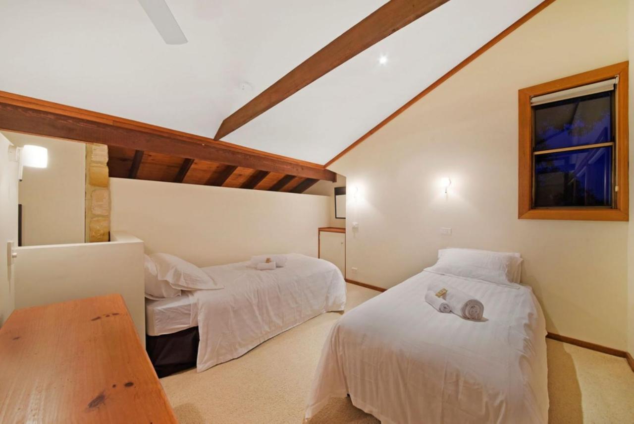 Sydney View Villa Woodford ภายนอก รูปภาพ